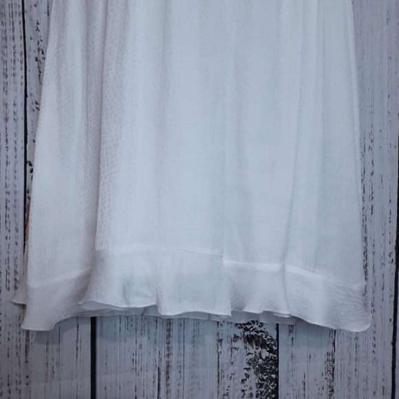 Show me your MuMu Virginia mini flowy ruffle dress w/ speckled dots in white - Picture 5 of 12
